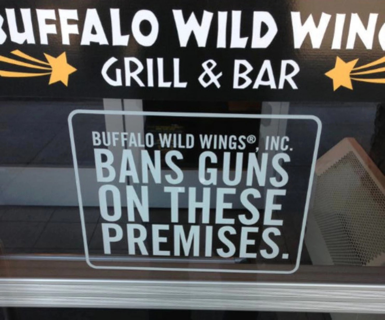 Buffalo Wild Wings Refuses Service to Arhmed Police Persons