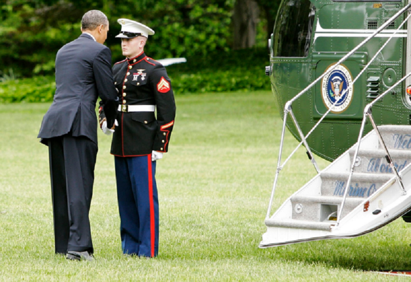 Obama Didn’t Salute a Maine and the Pilot Rejected to Let Onboard the U.S President