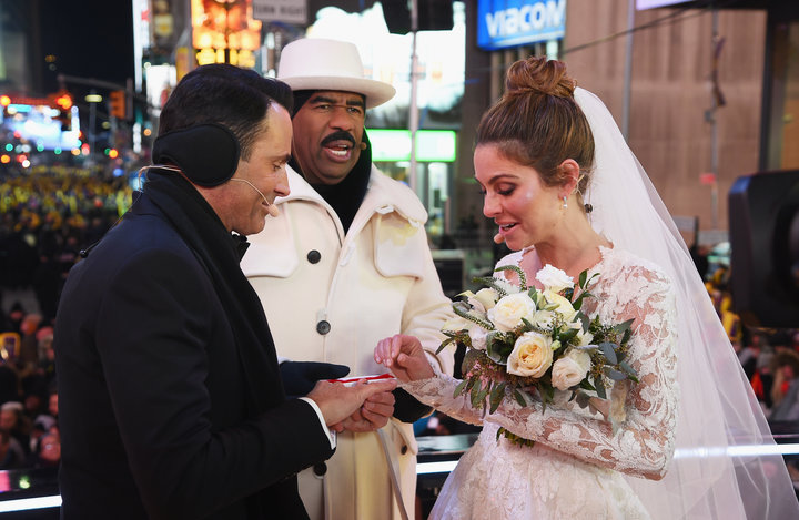 Fox TV Host of New Year’s Eve Maria Menounos Married during Live Broadcast