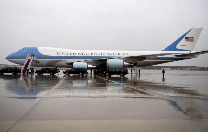 Trump will change color scheme of Air Force One