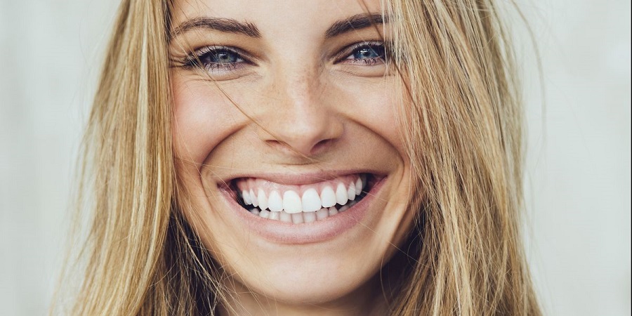 Top 7 Compelling Reasons to Opt For Professional Teeth Whitening!