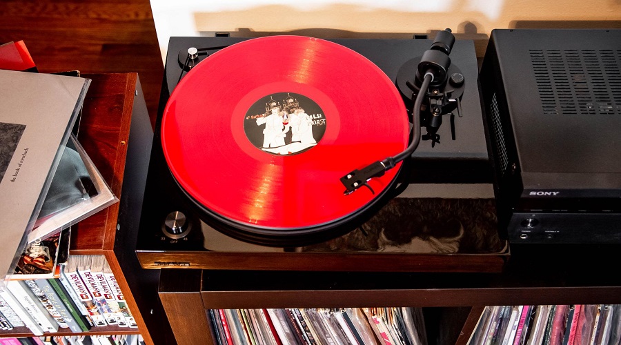 Vinyl Record Player In 2022 – Best 9 Speakers